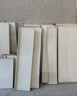 scaffali arredo, bottiglie e altro 