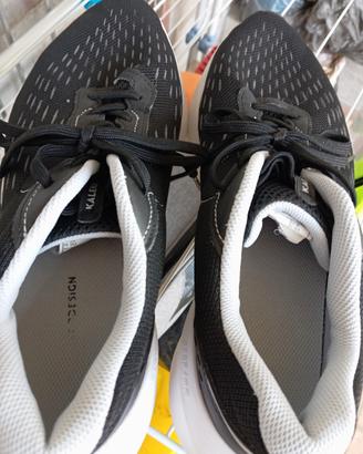 scarpe da ginnastica color nero n. 44