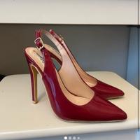 Scarpe con il tacco rosso