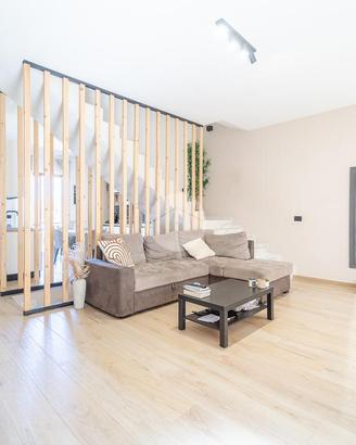 VILLA A SCHIERA A MONTEROTONDO