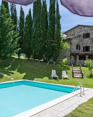 Rustico / Casale di 315 m² con più di 5 locali e b