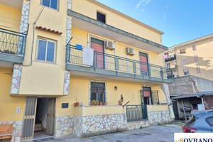 CASTELLANA: APPARTAMENTO P. TERRA CON ESTERNO