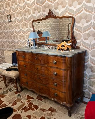 Comó d’epoca bombato in noce con piano in marmo