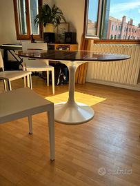 Tavolo design Saarinen Tulip