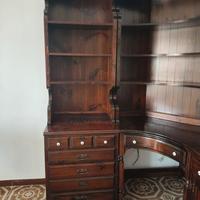 Libreria antica in legno