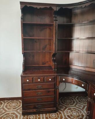 Libreria antica in legno