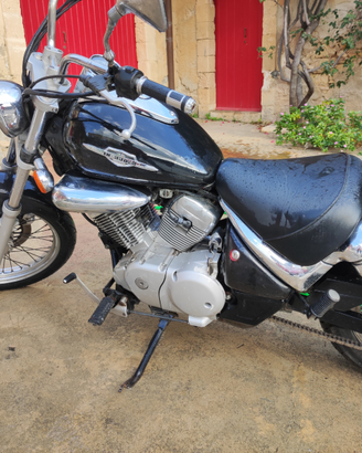 Suzuki intruder 125