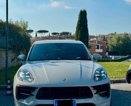 Macan S