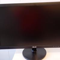 Monitor PC 24 Pollici ASUS tenuto bene