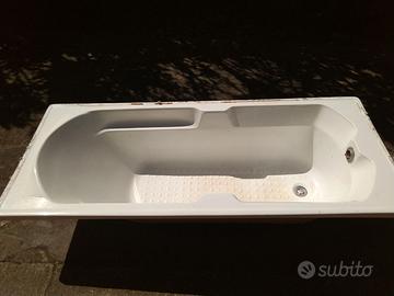 Vasca da bagno in resina
