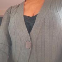 cardigan di lana a coste 