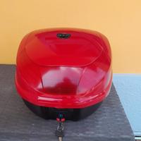 VESPA GTS HPE bauletto rosso pedane arretrate
