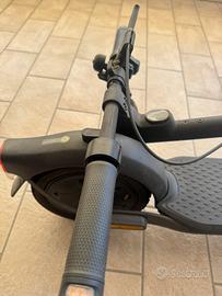 Monopattino Eletrico Ninebot F2