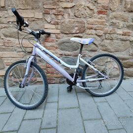 bicicletta per ragazzina 
