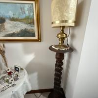Lampa con piedistallo
