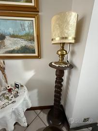 Lampa con piedistallo