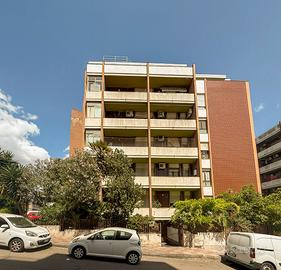 Amsicora ampio quadrilocale piano alto