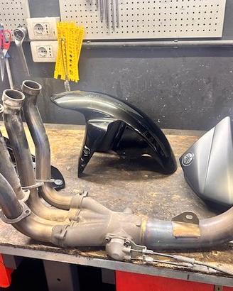 carene e collettore YAMAHA R1 usati