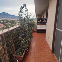 Attico con p.auto riservato e vista mare T.Natale