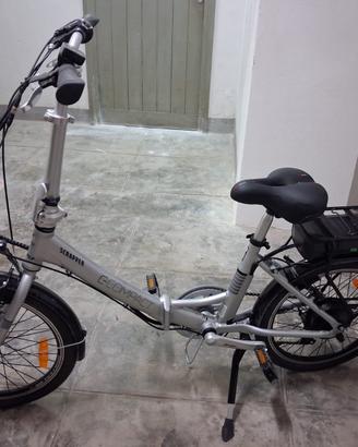 Bicicletta con pedalata assistita
