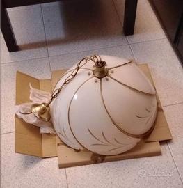 Lampadario a sospensione in vetro opalino