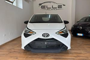 Toyota Aygo Connect 1.0 VVT-i 72 CV 5 porte x-fun