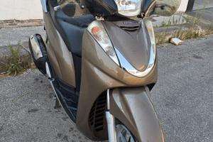 Honda SH 300