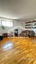 Appartamento di 106 m² con 4 locali a Besenello