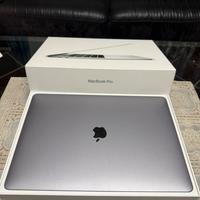 MacBook Pro 15” - Intel Core i7 16GB/512GB - AMD