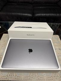 MacBook Pro 15” - Intel Core i7 16GB/512GB - AMD