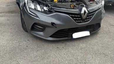 Paraurti anteriore Renault Clio 5
