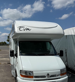 camper mansardato pronto a partire - letto in coda