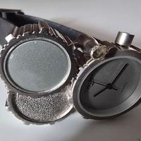 Orologio a forma di batteria bianco cinturino  ner