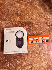 Godox V1