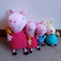 Peppa Pig , George e la pecorella Susy peluche.