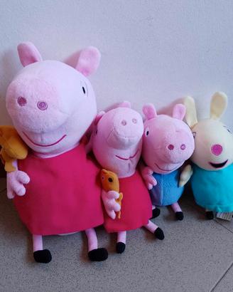 Peppa Pig , George e la pecorella Susy peluche.