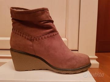 Stivaletti con zeppa