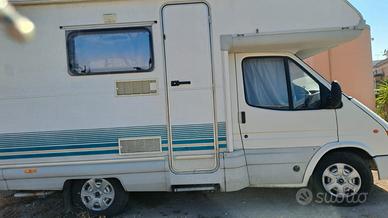 camper mansardato 2.500 con climatizzatore