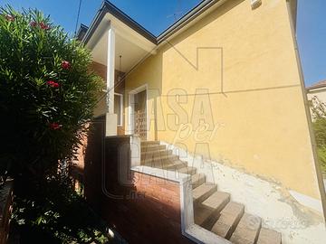 VILLA MODERNA SU DUE LIVELLI