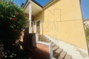 VILLA MODERNA SU DUE LIVELLI