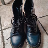 Dr. Martens 41 Blu scuro.