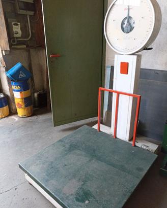 Pesa bilancia  1500 kg.
