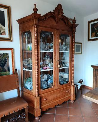 ANTICA VETRINA IN STILE UMBERTINO
