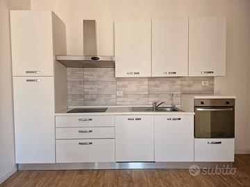 Cucina lineare con elettrodomestici CANDY