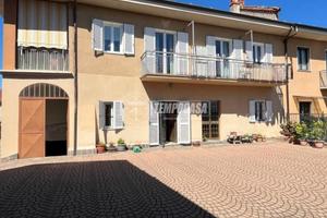 SPLENDIDA VILLA SEMINDIPENDENTE - CENTRO VERDUNO