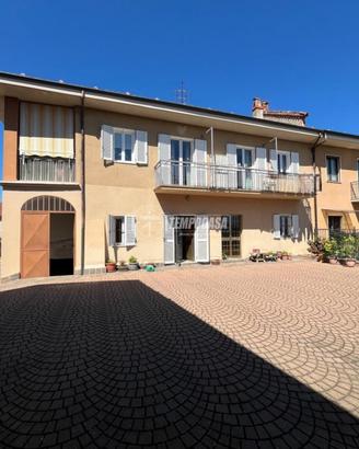 SPLENDIDA VILLA SEMINDIPENDENTE - CENTRO VERDUNO