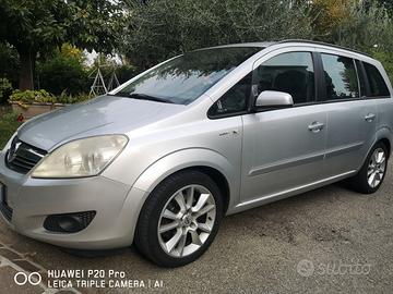 Opel zafira  2008