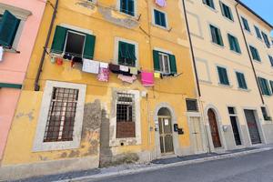 5 LOCALI A LIVORNO