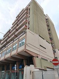 011 Paternò centro, appartamento vani 4 con garage