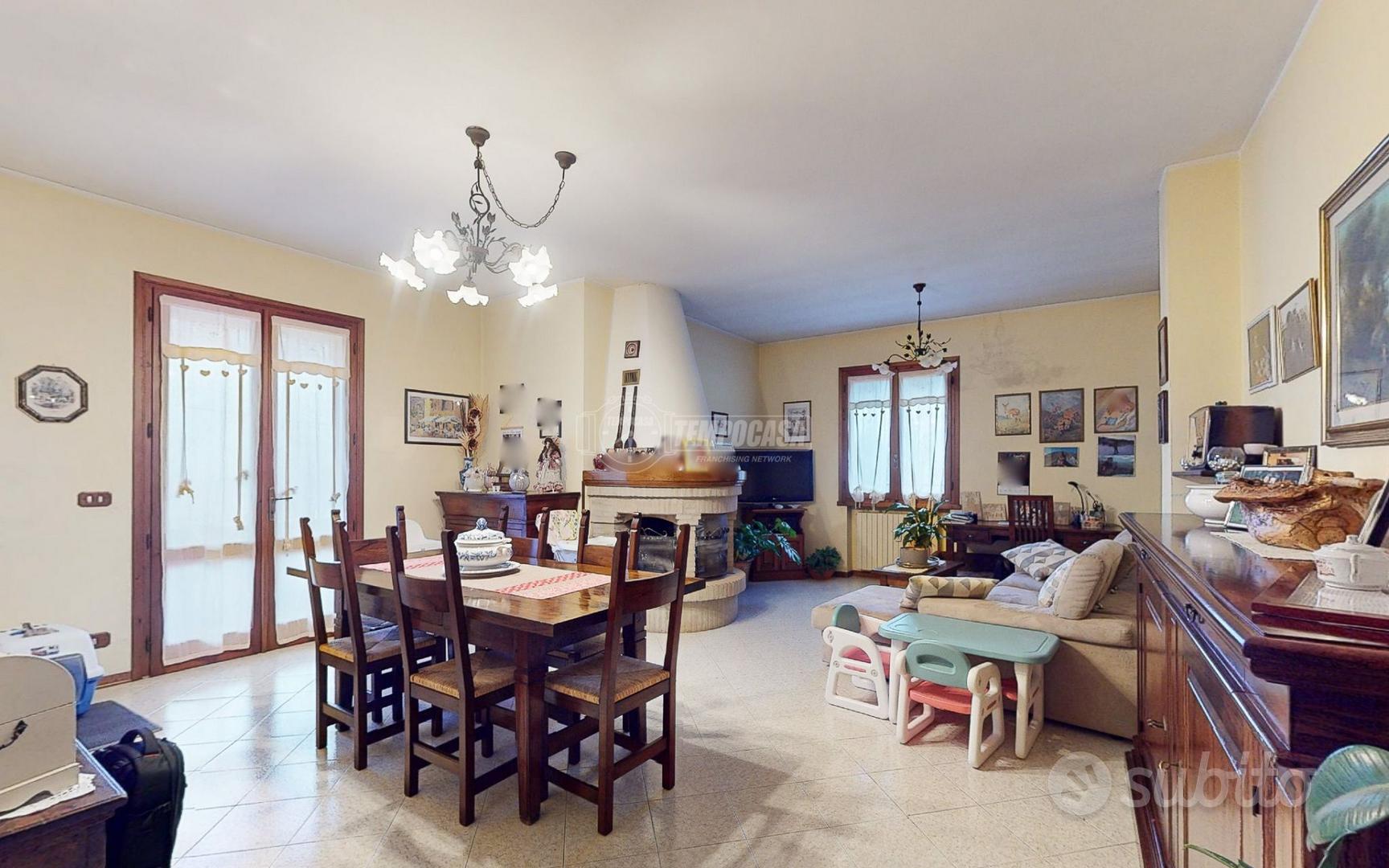 SPLENDIDA VILLA LIBERA SU 4 LATI CON AMPIO GIARDIN - View 5